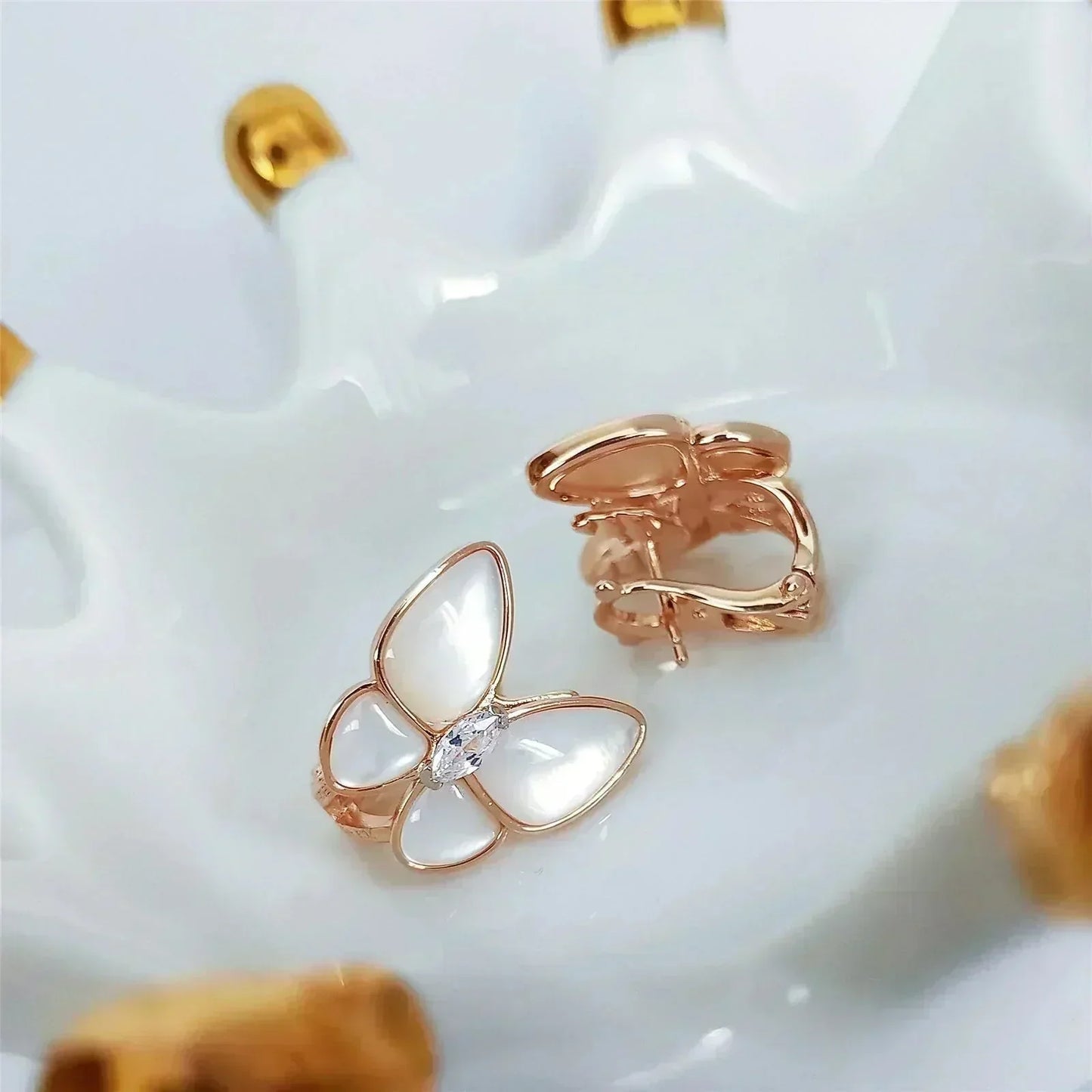 [ELAN LUXE]BUTTERFLY MOP DIAMOND EARRINGS