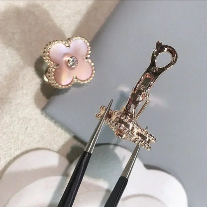 [ELAN LUXE]CLOVER MEDIUM 1 MOTIFS  PINK MOP DIAMOND EARRINGS