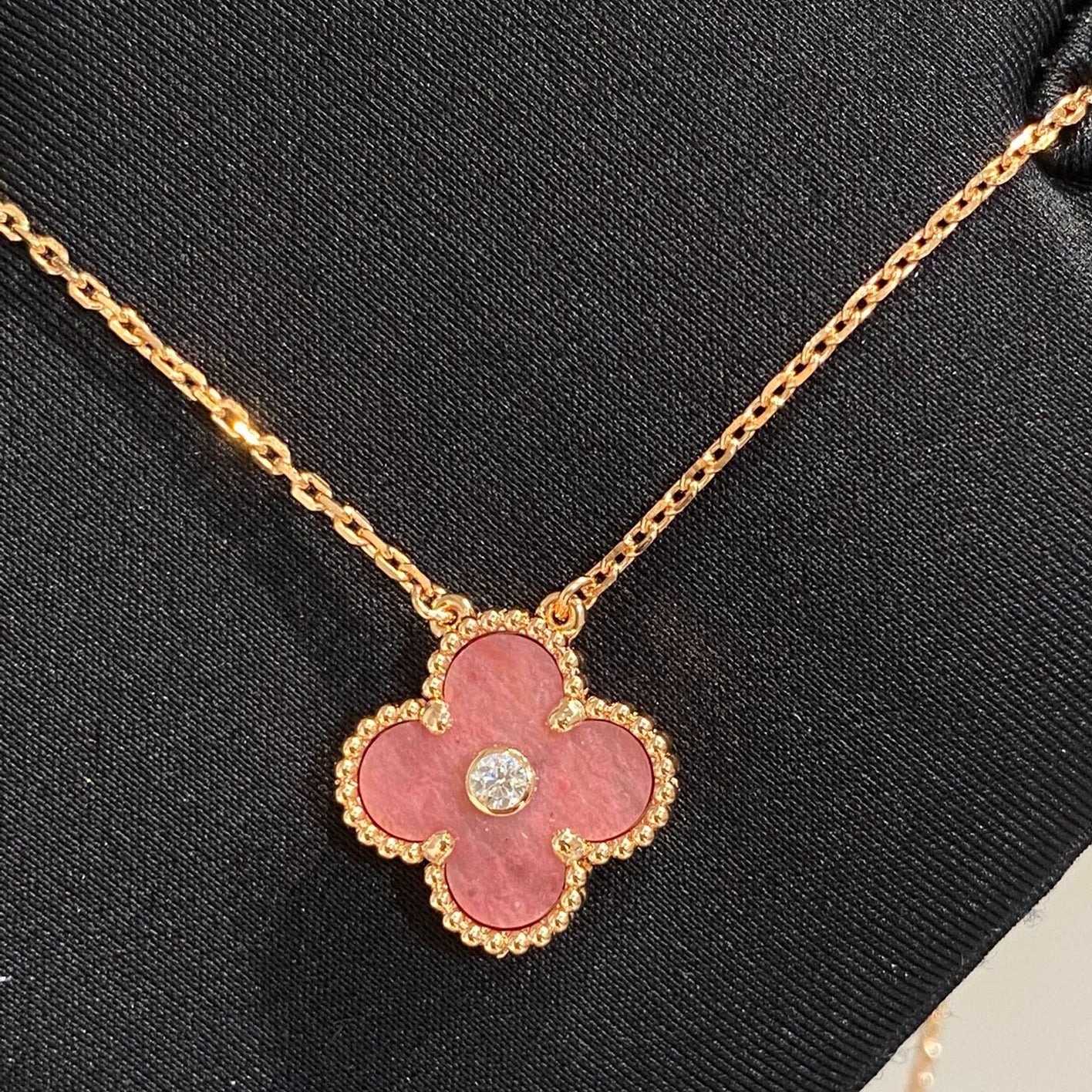 [ELAN LUXE]CLOVER 15MM DIAMOND RHODONITE NECKLACE