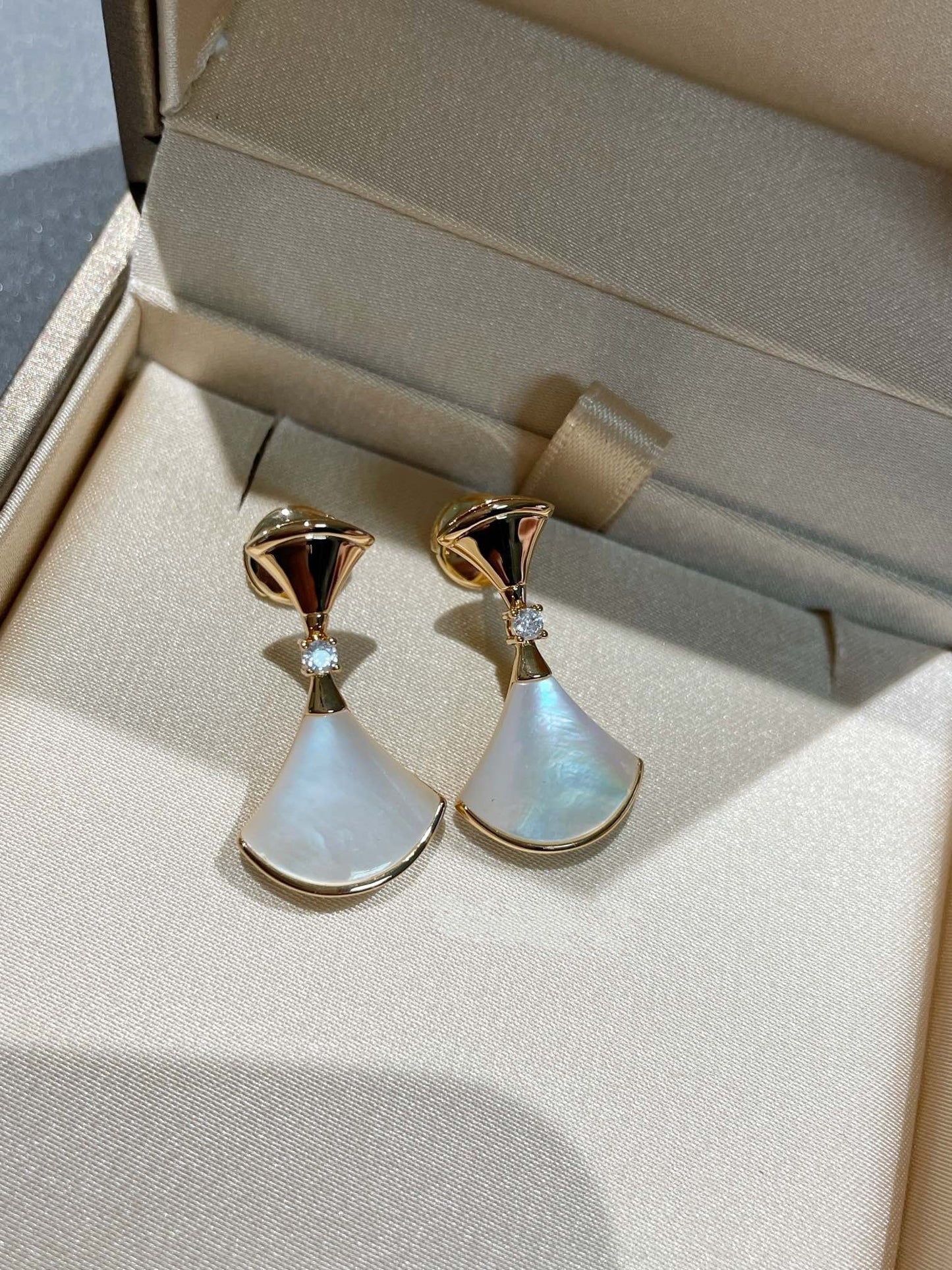 [ELAN LUXE]DREAM MOP 1 DIAMOND EARRINGS