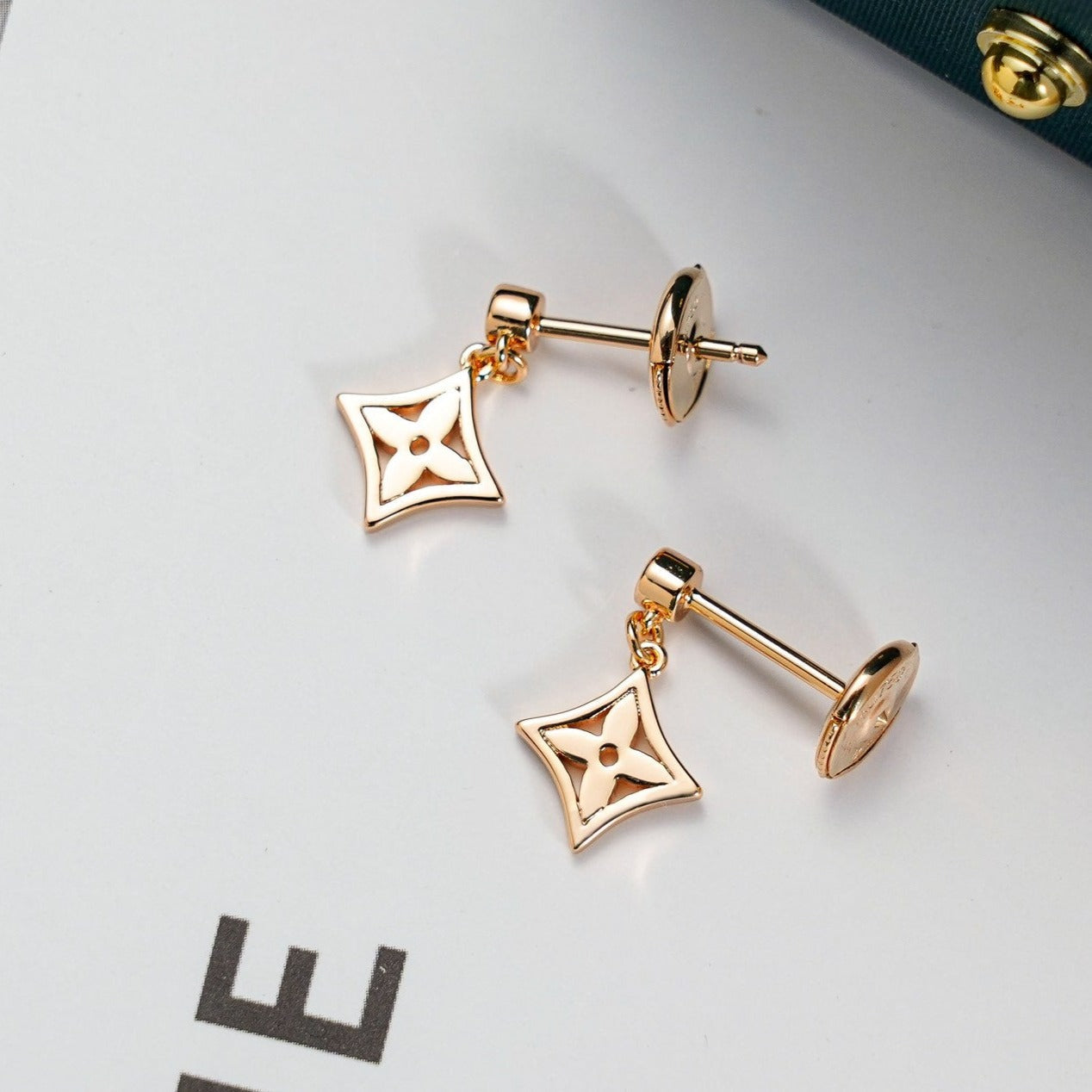 [ELAN LUXE]STAR EARRINGS GOLD