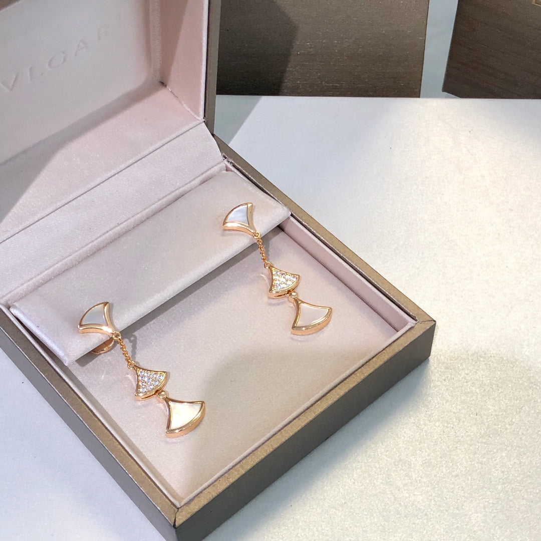 [ELAN LUXE]DREAM EARRINGS 3 MOTIFS DIAMOND MOP PINK GOLD