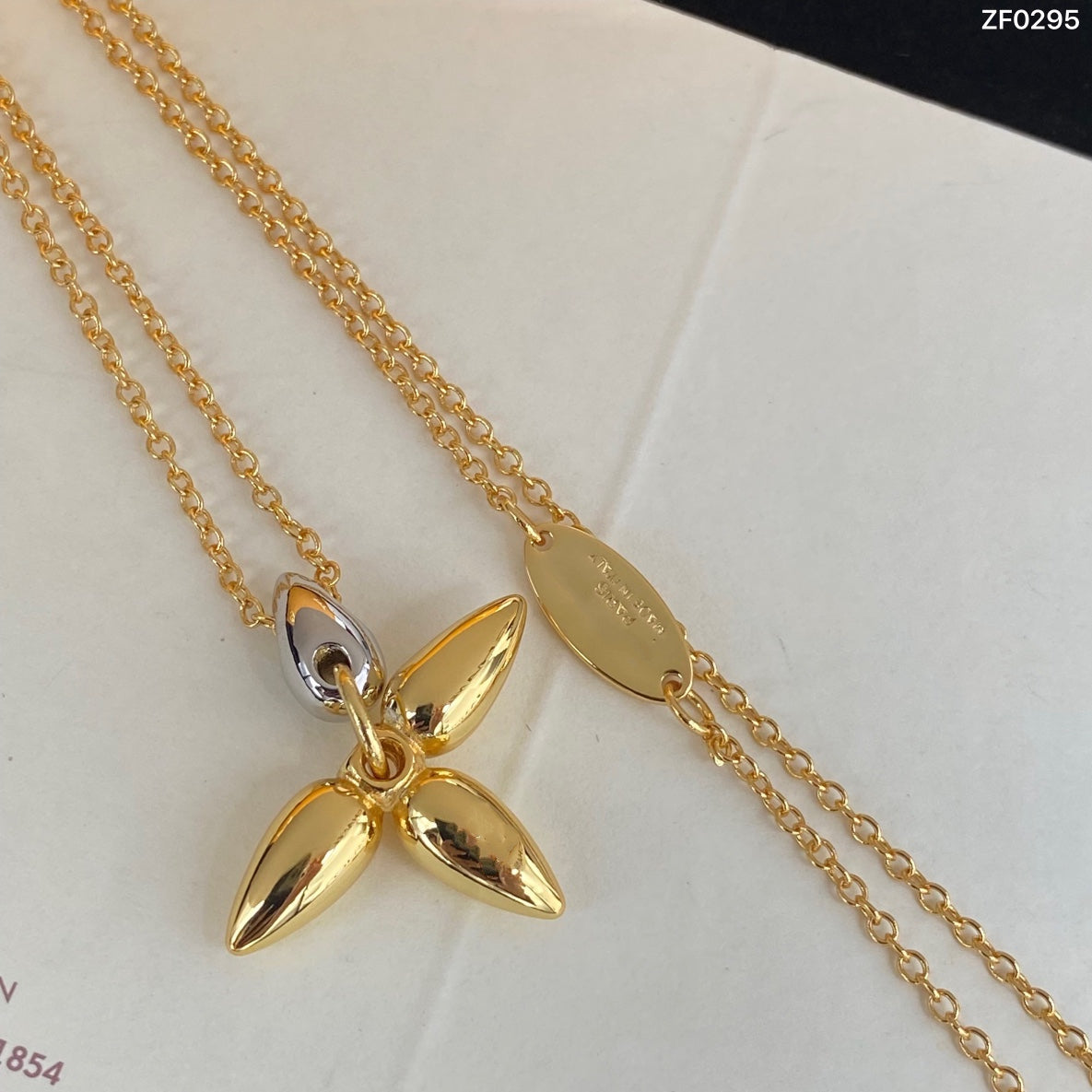 [ELAN LUXE]LOUISETTE PEDANT GOLD NECKLACE