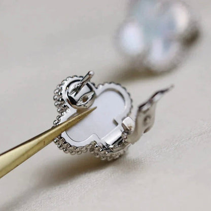 [ELAN LUXE]CLOVER MEDIUM 1 MOTIFS  WHITE MOP EARRINGS SILVER