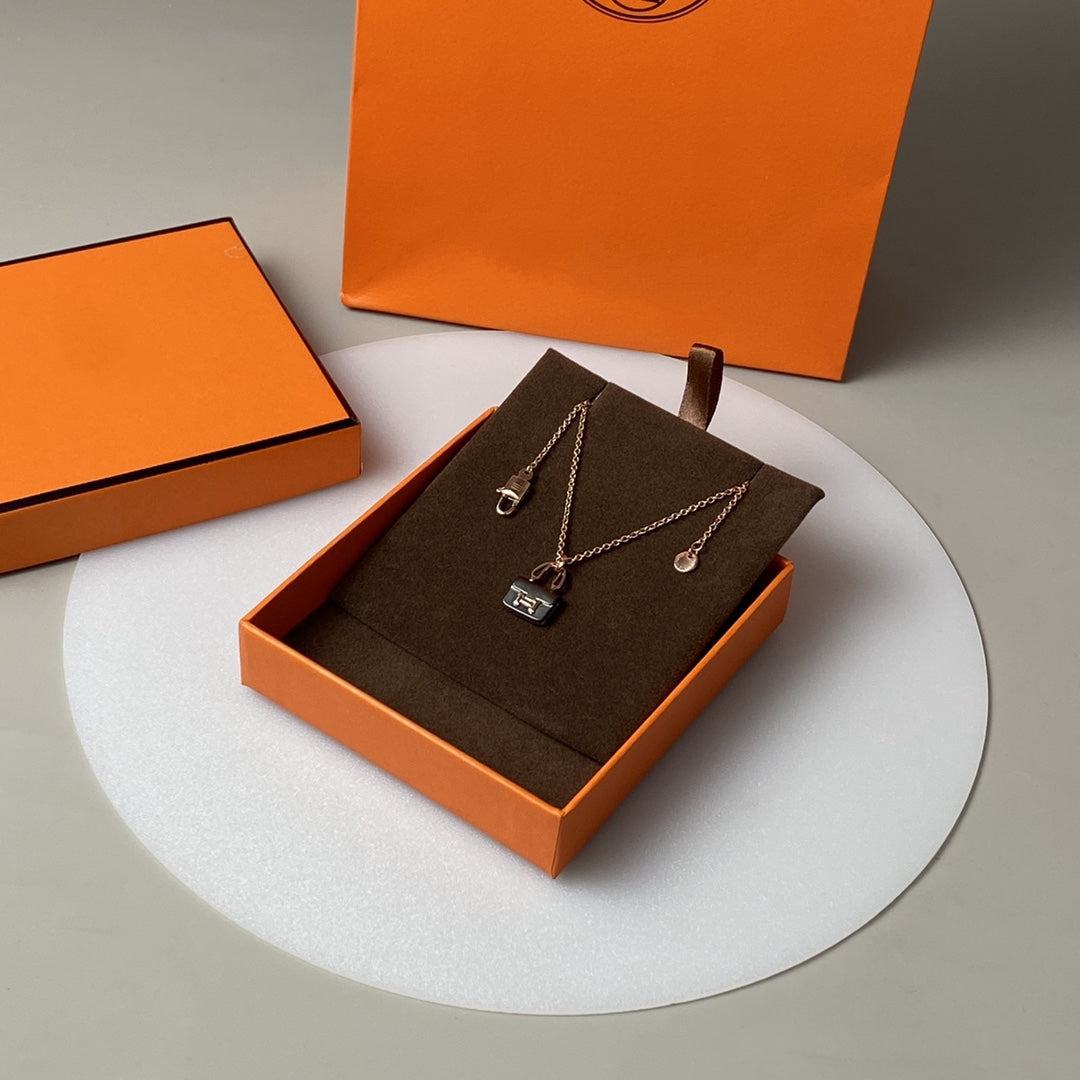 [ELAN LUXE]CONSTANCE BLACK PEDANT PINK GOLD NECKLACE