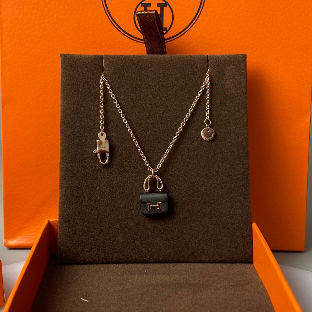 [ELAN LUXE]CONSTANCE BLACK PEDANT PINK GOLD NECKLACE