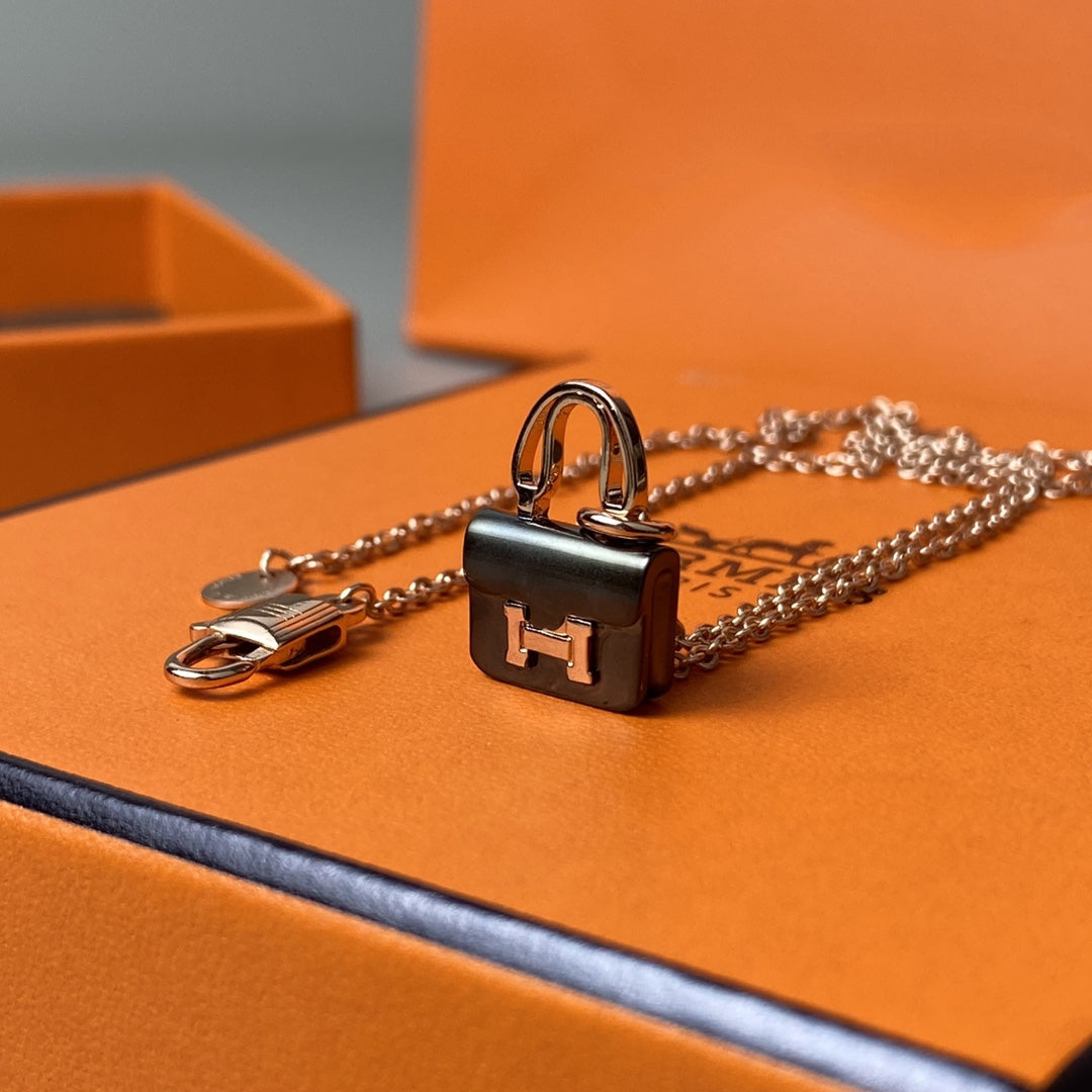 [ELAN LUXE]CONSTANCE BLACK PEDANT PINK GOLD NECKLACE