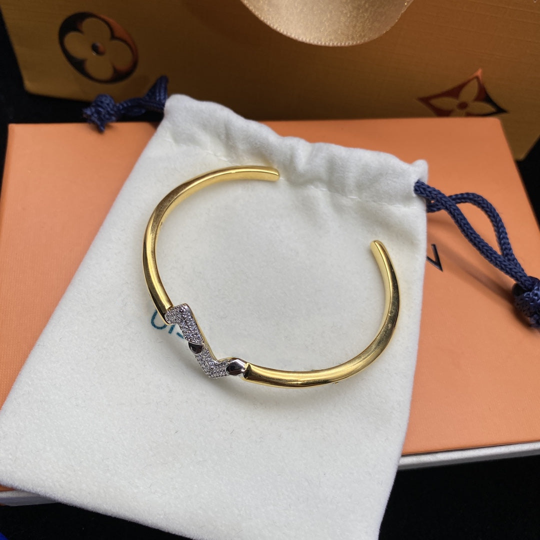 [ELAN LUXE]VOLTE UPSITE DOWN DIAMOND GOLD OPEN BRACELET