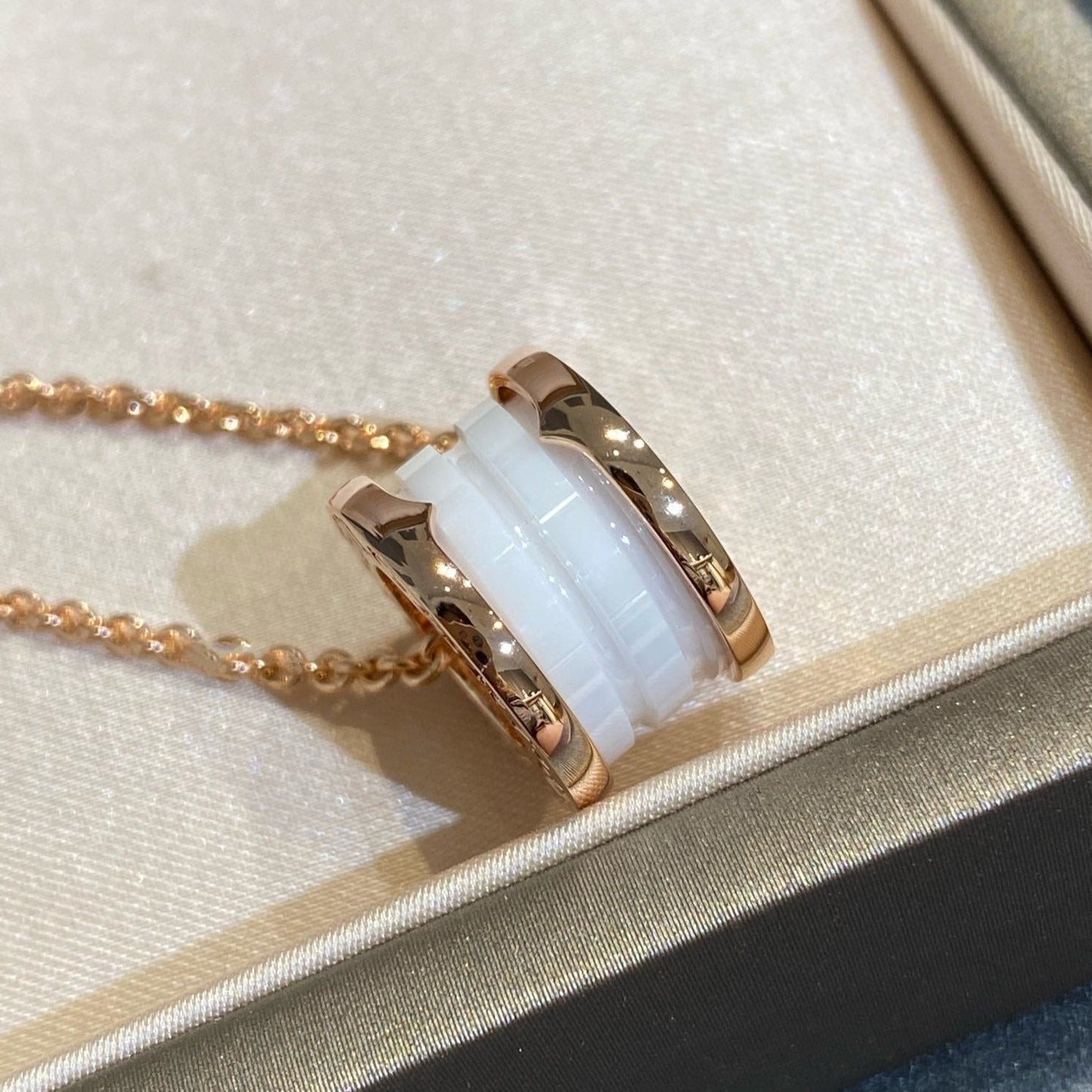 [ELAN LUXE]ZERO 1 WHITE CERAMIC PINK GOLD NECKLACE