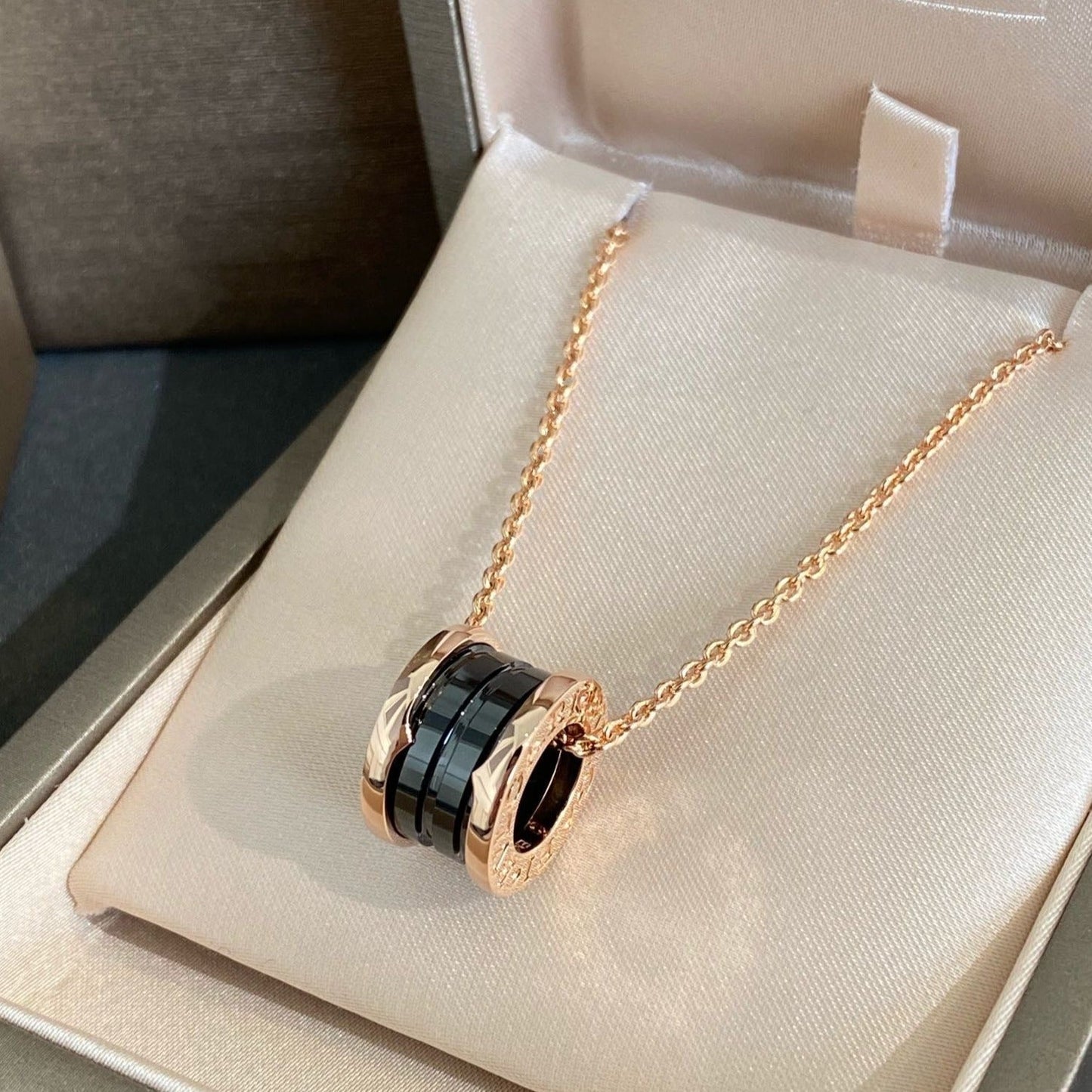 [ELAN LUXE]ZERO 1 BLACK CERAMIC PINK GOLD NECKLACE