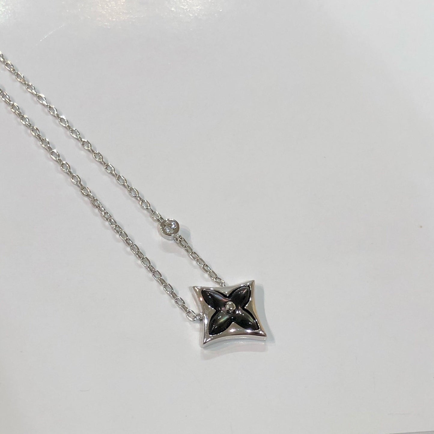 [ELAN LUXE]STAR BLACK MOP NECKLACE