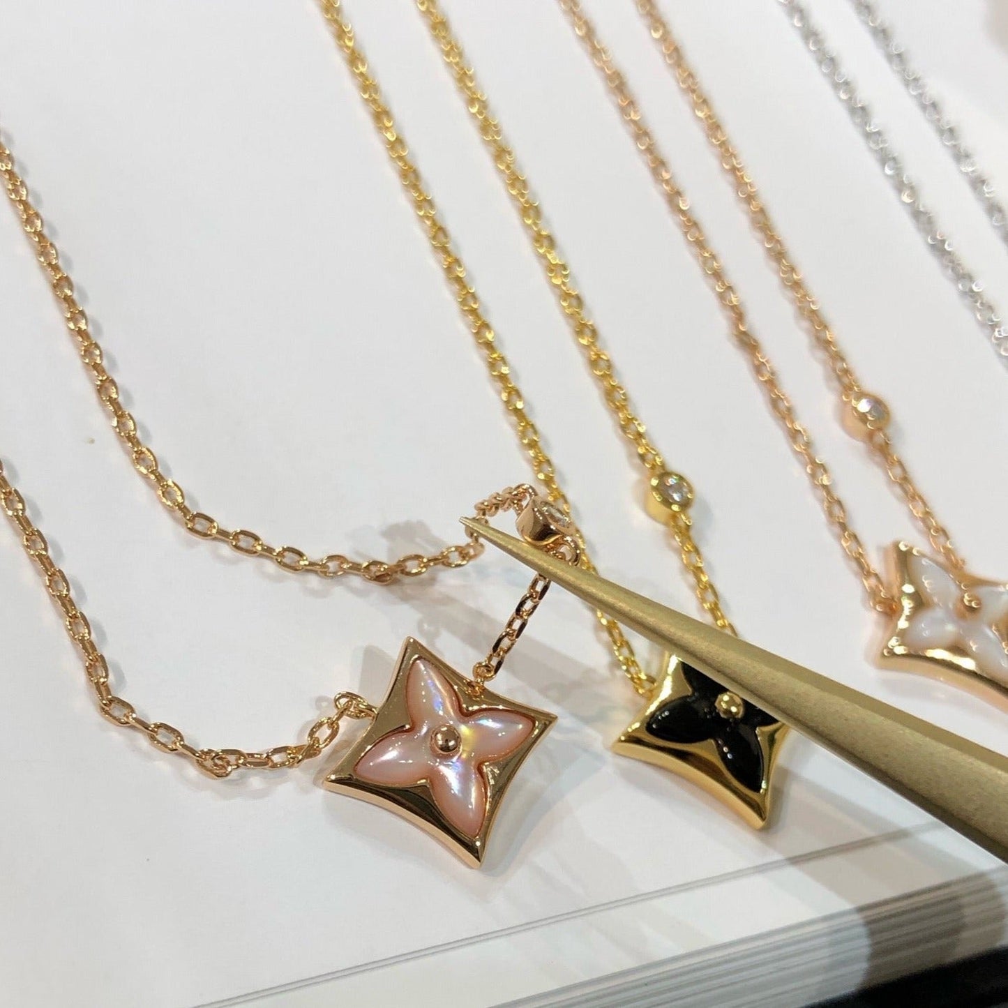 [ELAN LUXE]STAR BLACK MOP NECKLACE