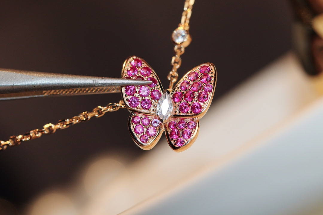 [ELAN LUXE]BUTTERFLY RED DIAMOND ROSE GOLD NECKLACE
