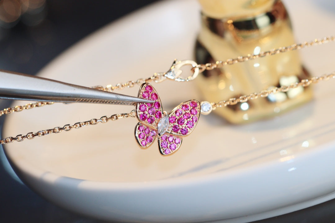 [ELAN LUXE]BUTTERFLY RED DIAMOND ROSE GOLD NECKLACE