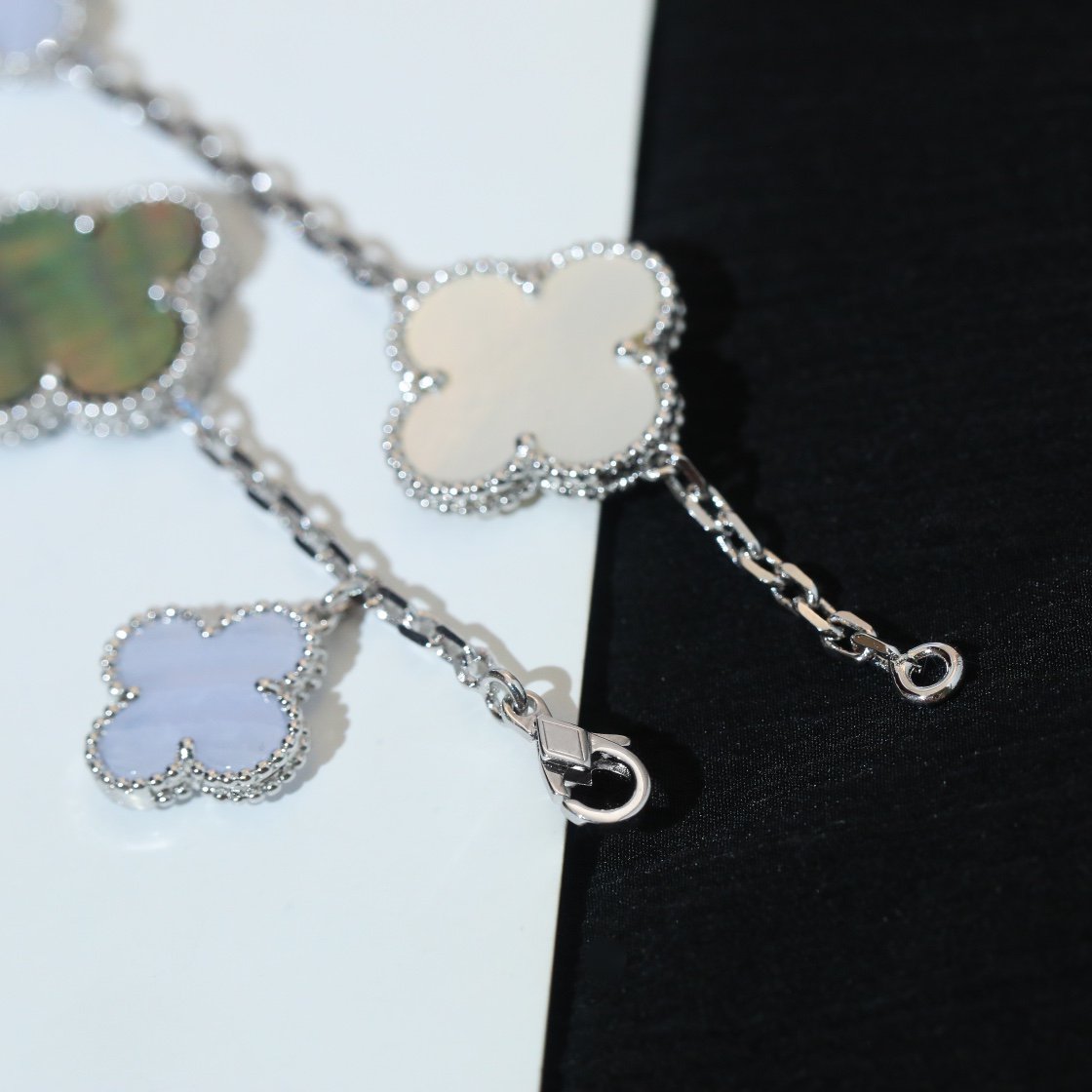 [ELAN LUXE]CLOVER BRACELET 5 MOTIFS MOP CHALCEDONY SILVER