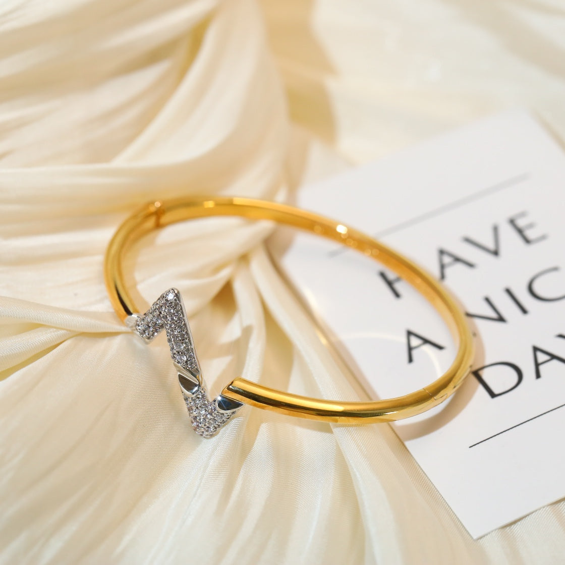[ELAN LUXE]VOLTE UPSITE DOWN GOLD DIAMOND BRACELET