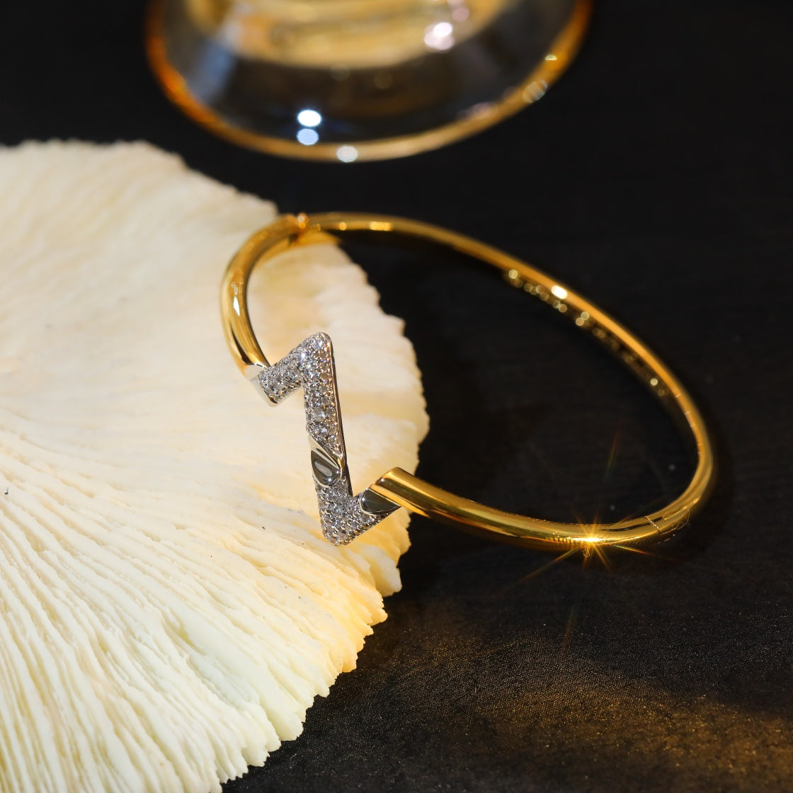 [ELAN LUXE]VOLTE UPSITE DOWN GOLD DIAMOND BRACELET