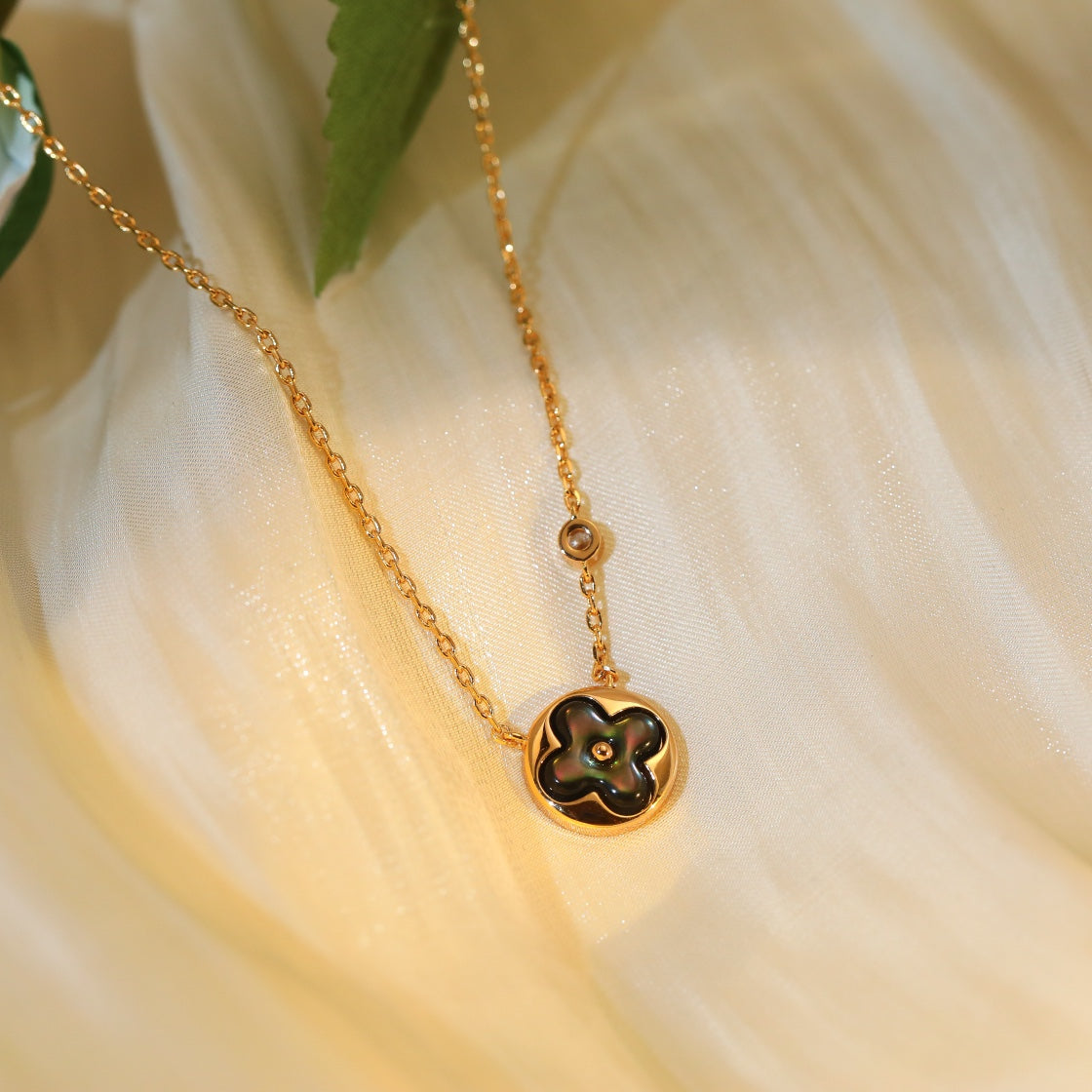 [ELAN LUXE]SUN PEDANT PINK GOLD 1 DIAMOND NECKLACE