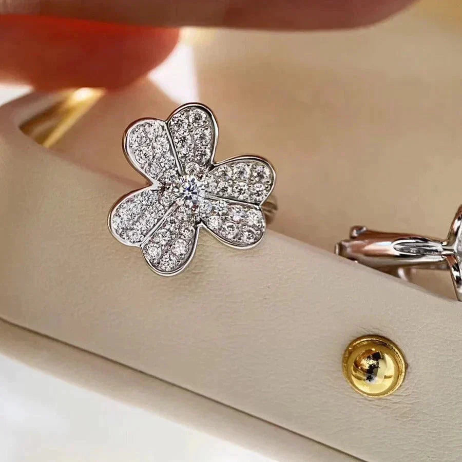 [ELAN LUXE]CLOVER COMOS DIAMOND EARRINGS SILVER