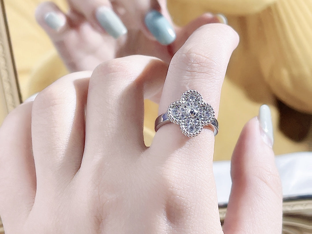 [ELAN LUXE]CLOVER DIAMOND RING
