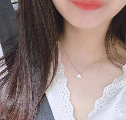 [ELAN LUXE]CLOVER MINI 9.5MM WHITE MOTHER-OF-PEARL NECKLACE