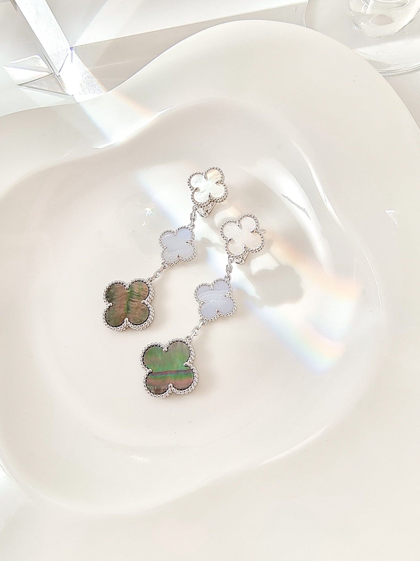 [ELAN LUXE]CLOVER 3 MOTIFS CHALCEDONY DARK MOP SILVER EARRINGS