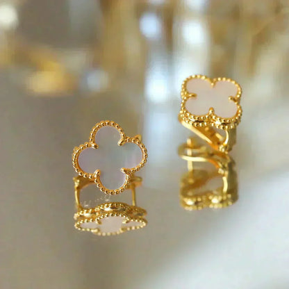 [ELAN LUXE]CLOVER MEDIUM 1 MOTIFS  WHITE MOP STUD EARRINGS