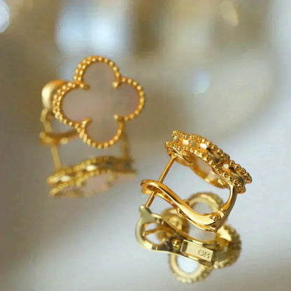 [ELAN LUXE]CLOVER MEDIUM 1 MOTIFS  WHITE MOP STUD EARRINGS
