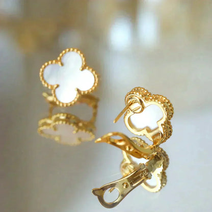 [ELAN LUXE]CLOVER MEDIUM 1 MOTIFS  WHITE MOP STUD EARRINGS