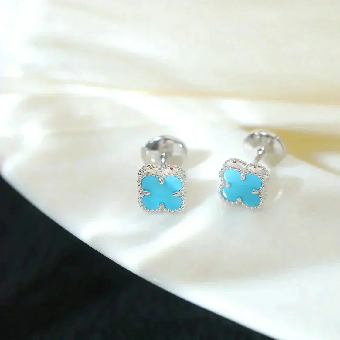 [ELAN LUXE]CLOVER MINI 9.5MM ONYX STUD EARRINGS SILVER