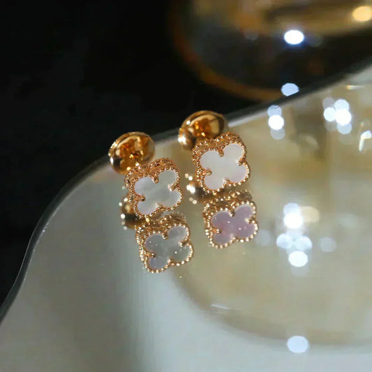 [ELAN LUXE]CLOVER MINI 9.5MM WHITE MOP EARRINGS