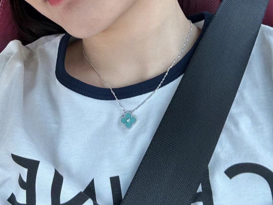 [ELAN LUXE]CLOVER 1 DIAMOND LIGHT BLUE SILVER NECKLACE