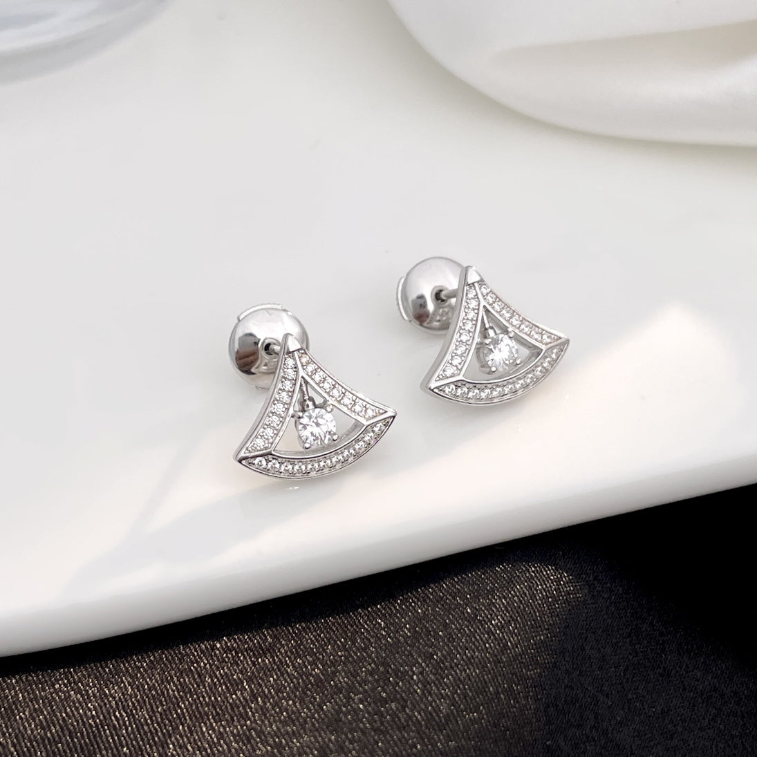 [ELAN LUXE]DREAM MINI DIAMOND STUD EARRINGS