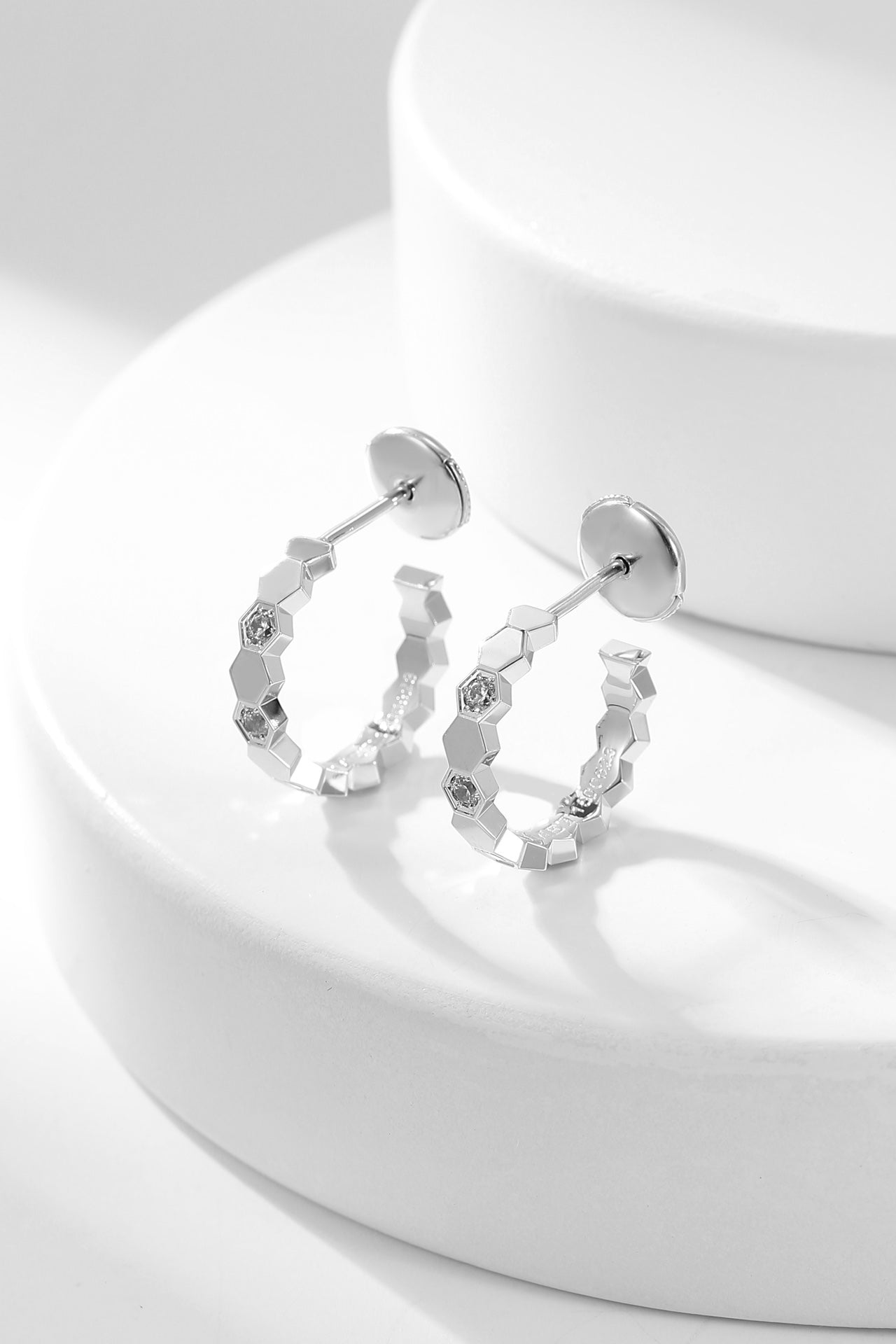 [ELAN LUXE]BEE LOVE DIAMOND HOOP EARRINGS