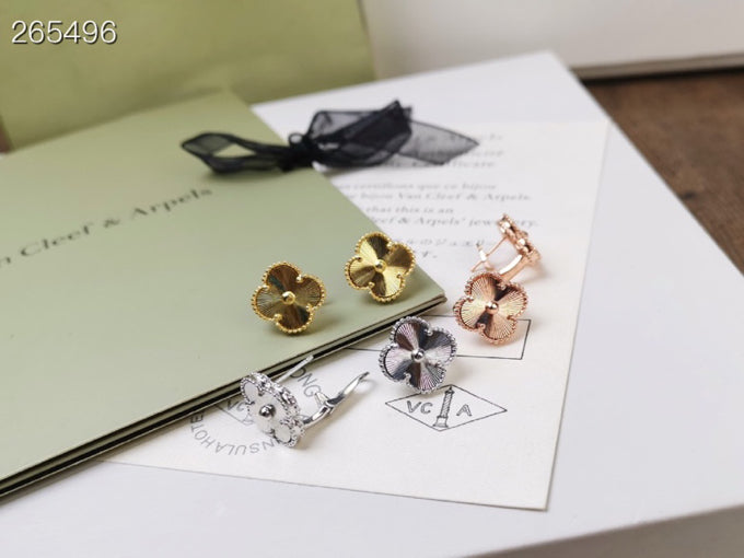 [ELAN LUXE]CLOVER MEDIUM STUD EARRINGS