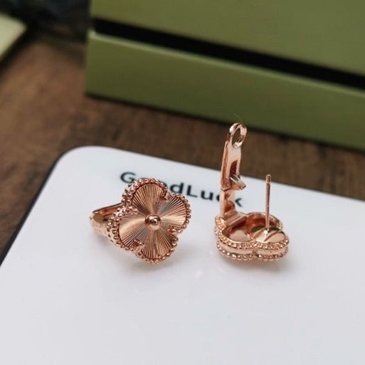 [ELAN LUXE]CLOVER MEDIUM STUD EARRINGS