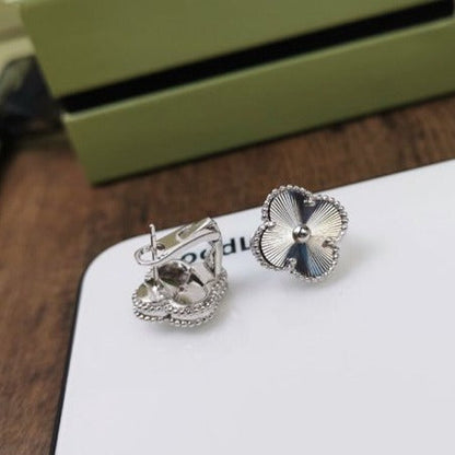 [ELAN LUXE]CLOVER MEDIUM STUD EARRINGS