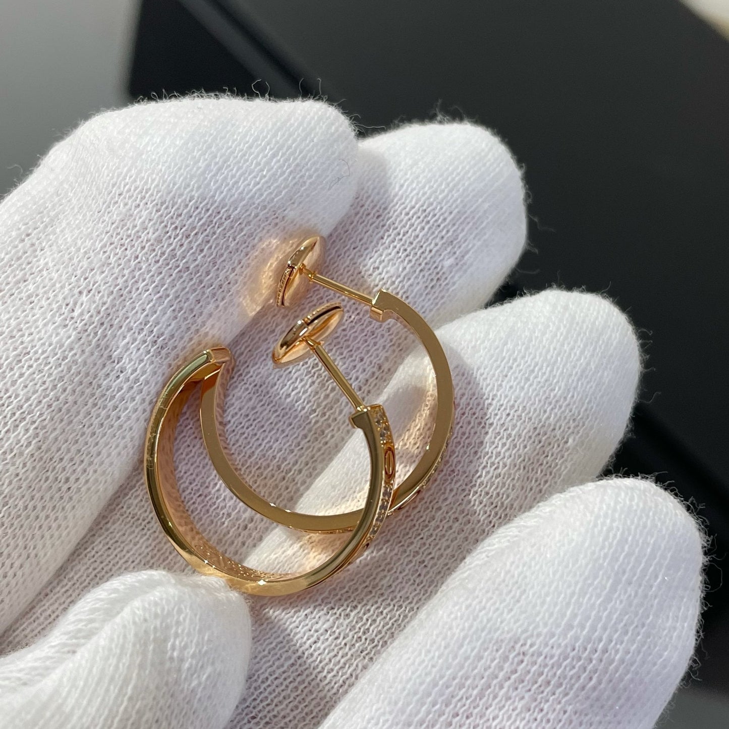 [ELAN LUXE]LOVE DIAMOND PINK GOLD HOOP EARRINGS