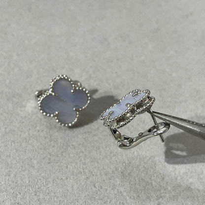[ELAN LUXE]CLOVER CHALCEDONY SILVER STUD EARRINGS