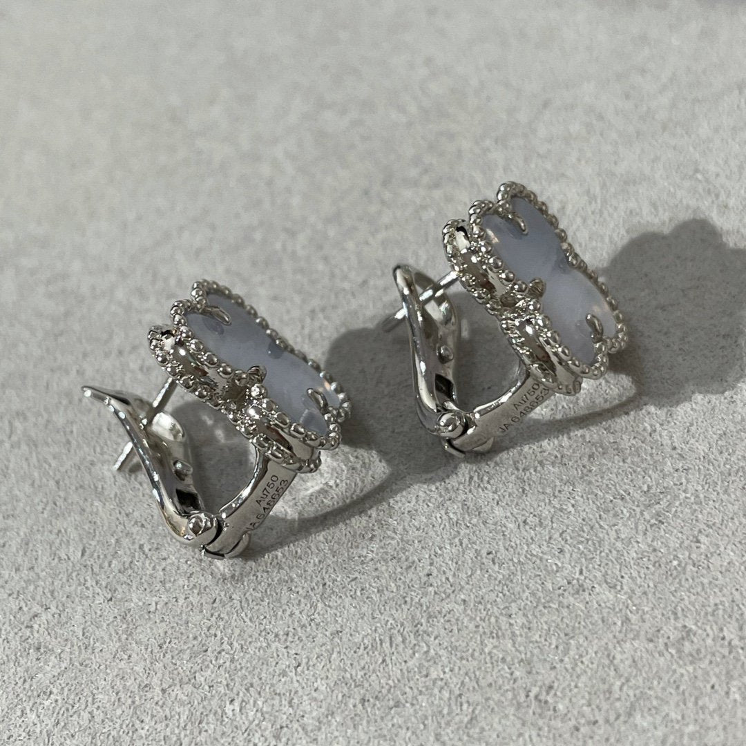 [ELAN LUXE]CLOVER CHALCEDONY SILVER STUD EARRINGS
