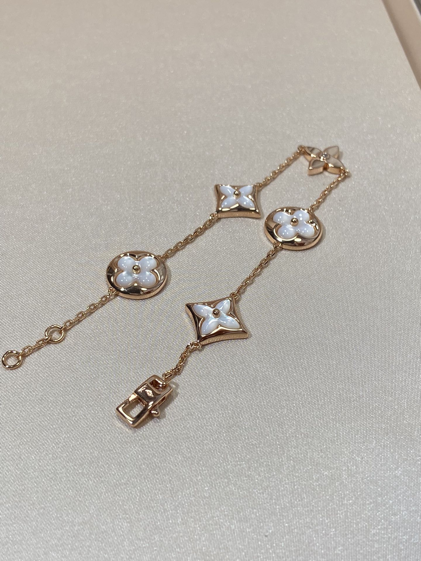 [ELAN LUXE]STAR AND SUN 5 MOTIF MOP PINK GOLD BRACELET