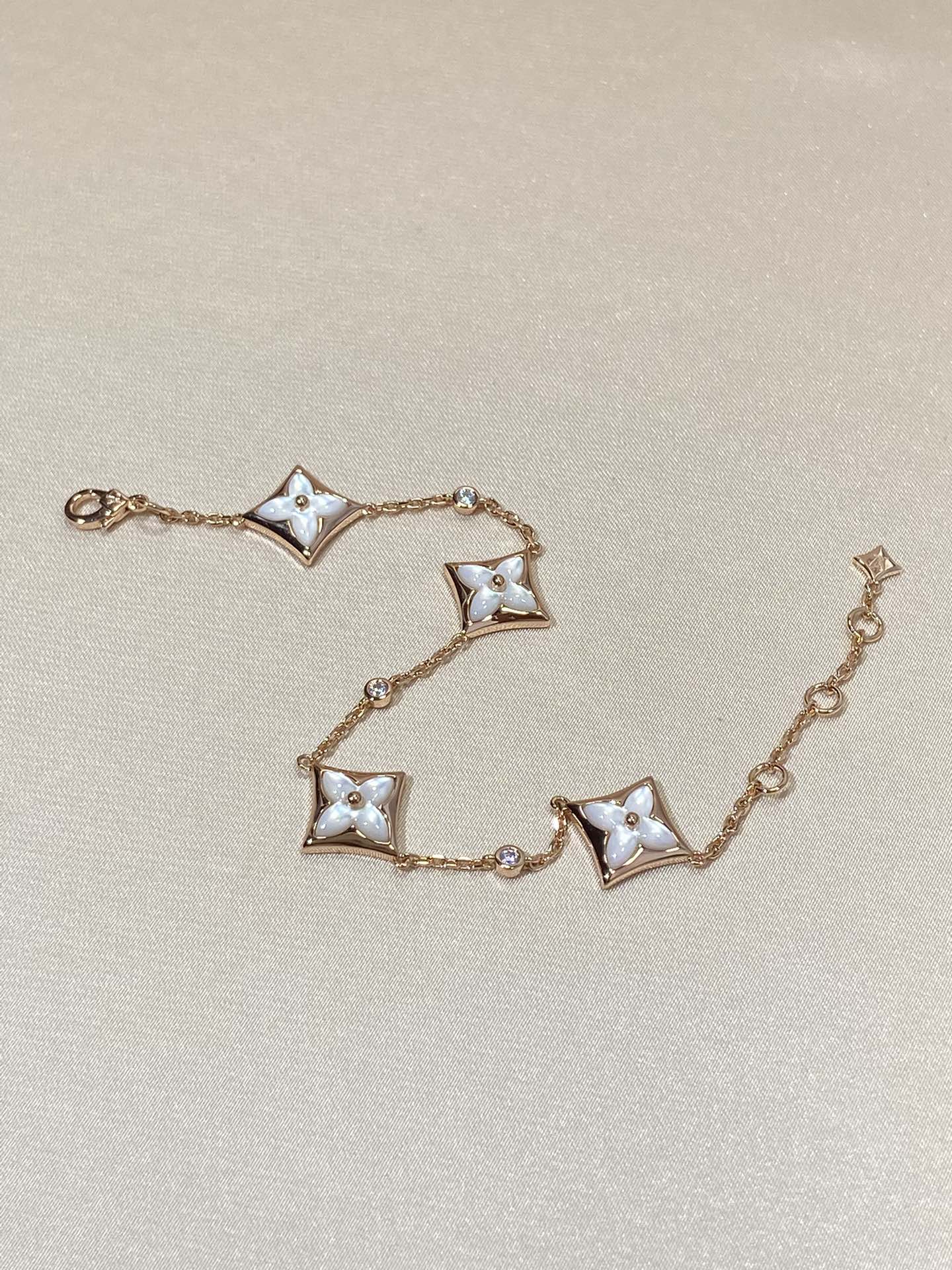 [ELAN LUXE]STAR 4 MOTIF MOP DIAMOND PINK GOLD BRACELET