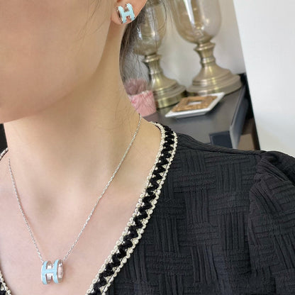 [ELAN LUXE]POP H SKY BLUE NECKLACE