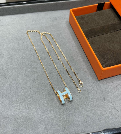 [ELAN LUXE]POP H SKY BLUE NECKLACE