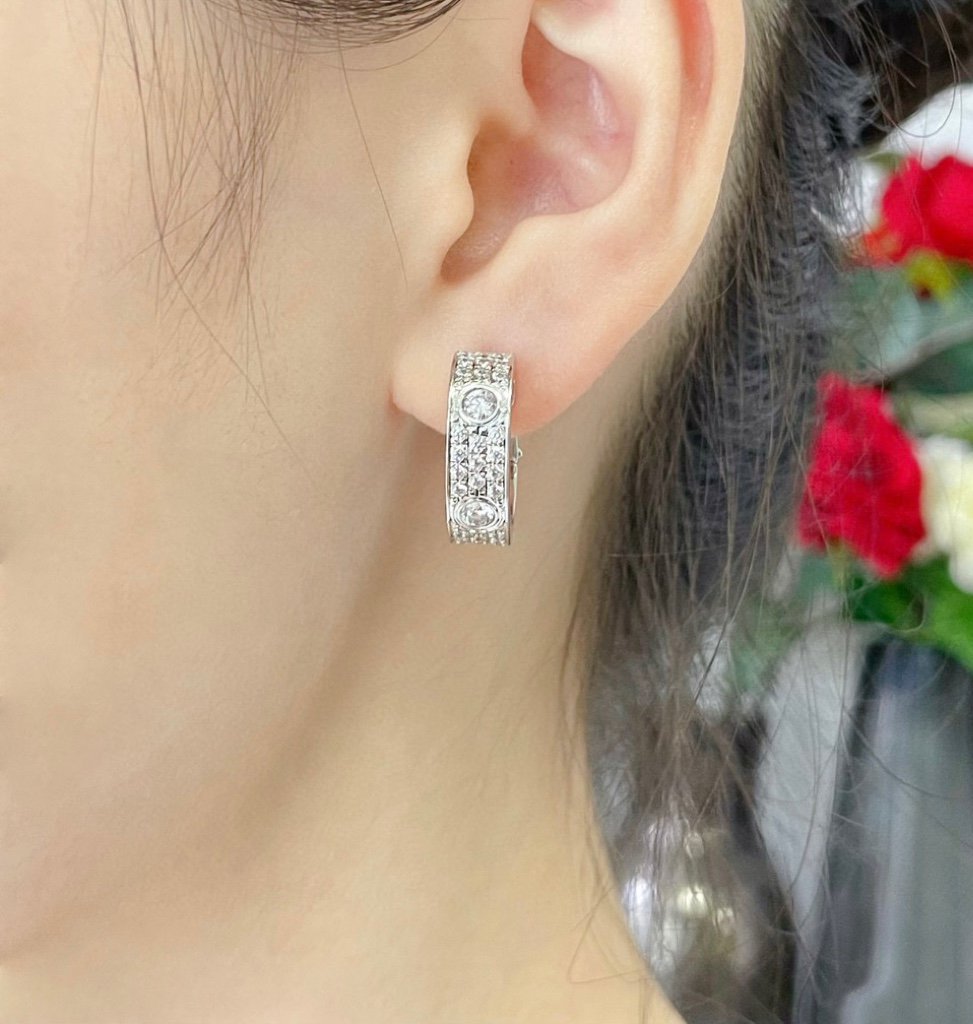 [ELAN LUXE]LOVE 5.5MM DIAMOND PAVED EARRINGS