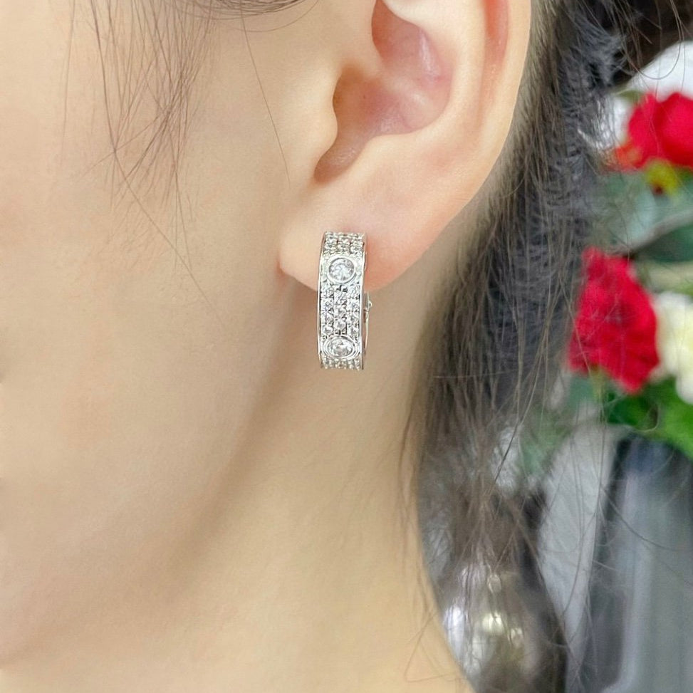[ELAN LUXE]LOVE 5.5MM DIAMOND PAVED EARRINGS