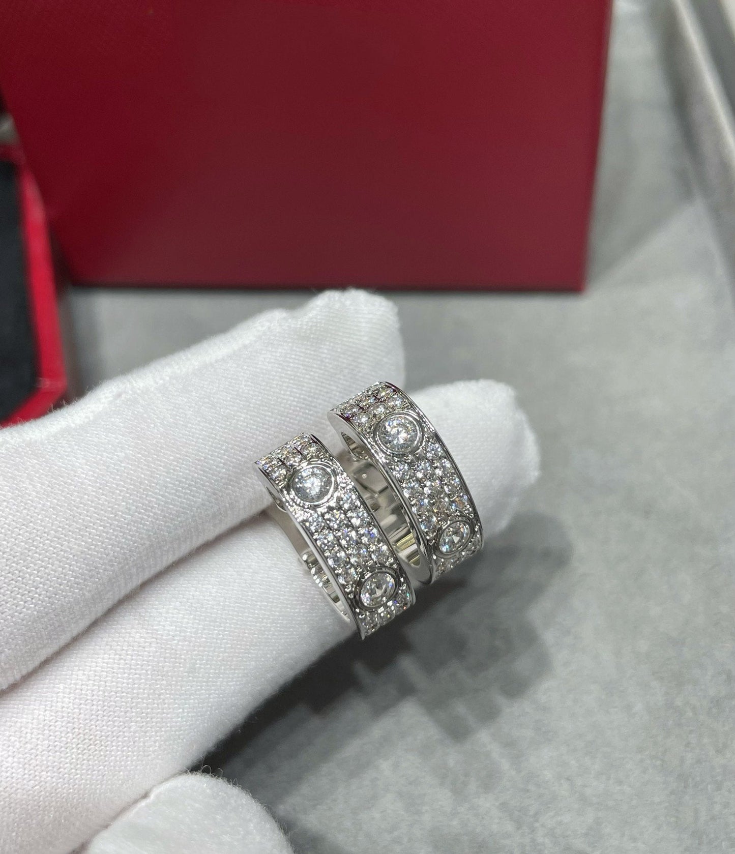 [ELAN LUXE]LOVE 5.5MM DIAMOND PAVED EARRINGS