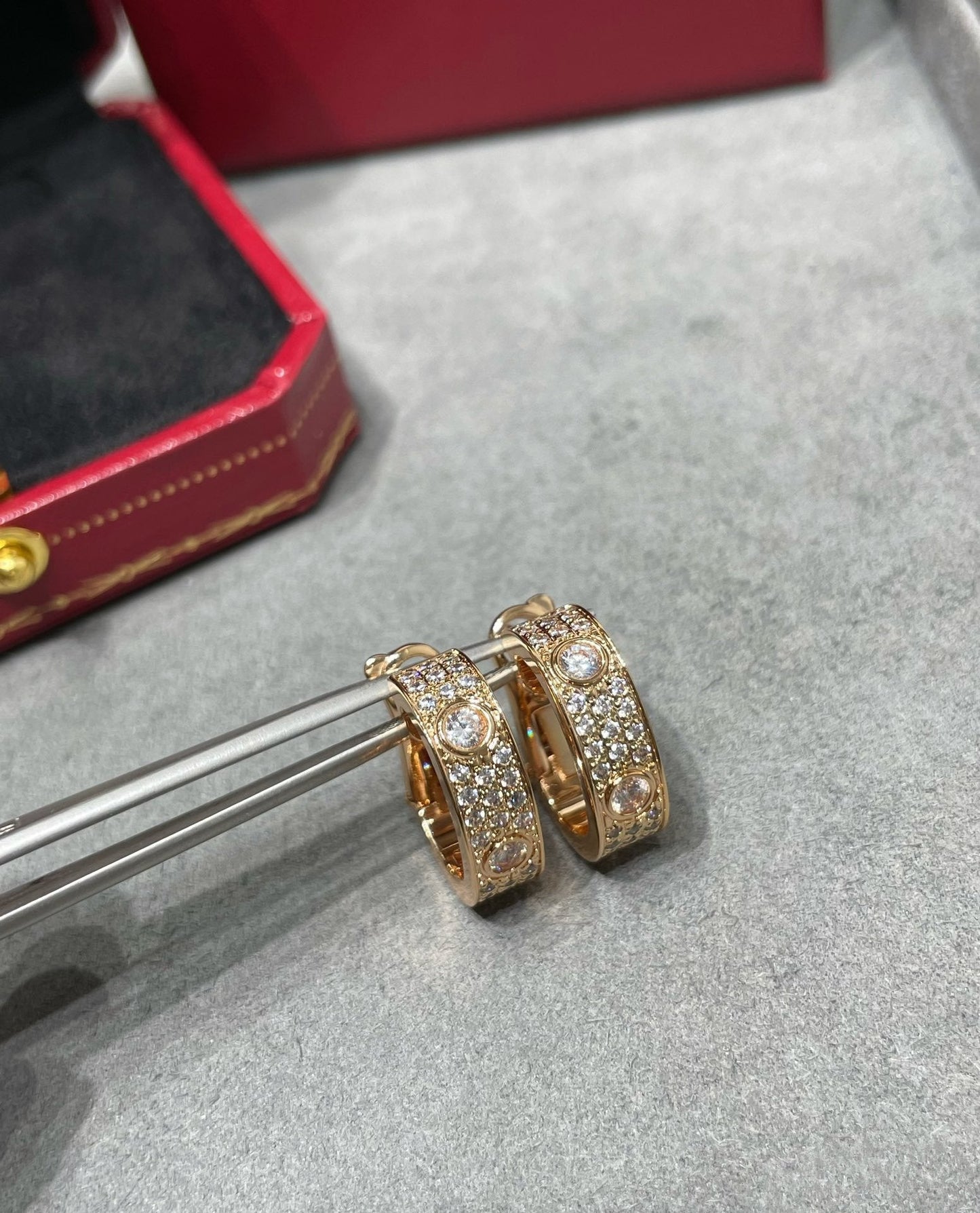 [ELAN LUXE]LOVE 5.5MM DIAMOND PAVED EARRINGS