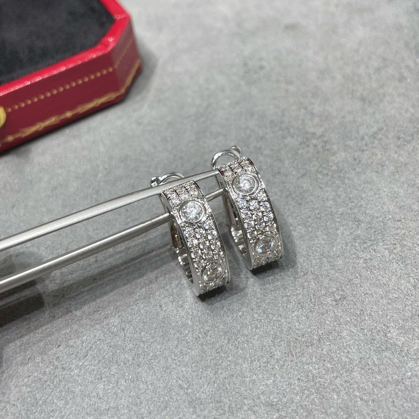 [ELAN LUXE]LOVE 5.5MM DIAMOND PAVED EARRINGS