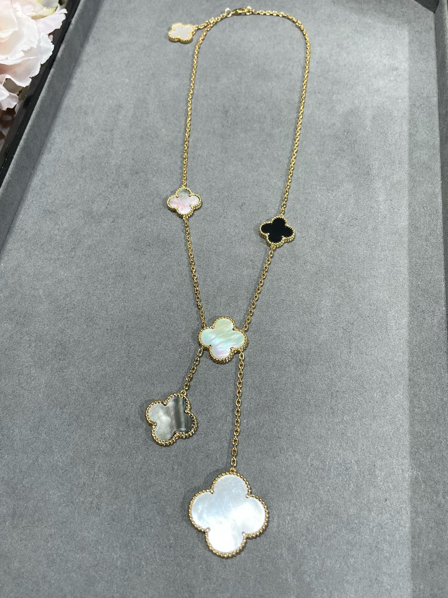 [ELAN LUXE]CLOVER 6 MOTIF MOP ONYX GOLD NECKLACE